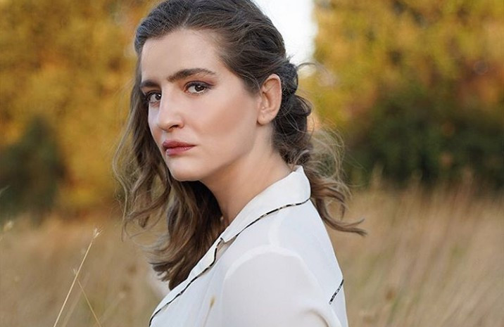 Μαρία Κίτσου: «Στις Άγριες Μέλισσες δεν άφησα τον Βασίλη Μπισμπίκη να με λυπηθεί»