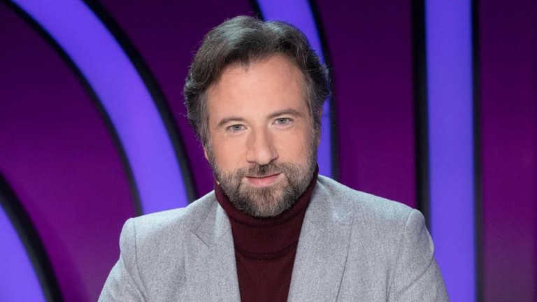 Κωστής Μαραβέγιας: Δείχνει τα σημάδια λεύκης στο χέρι του και στέλνει το πιο ηχηρό μήνυμα