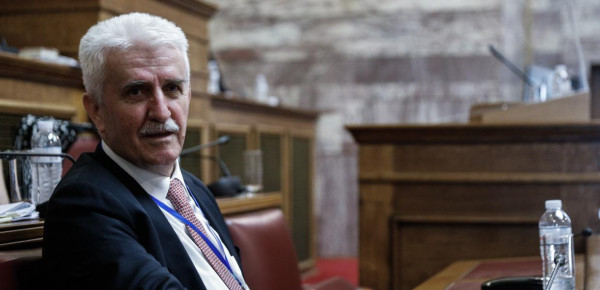 Ο πρόεδρος του ΕΣΡ δηλώνει πως αν ο τηλεθεατής θέλει να βλέπει σκουπίδια δεν τον προστατεύει κανέναν κράτος