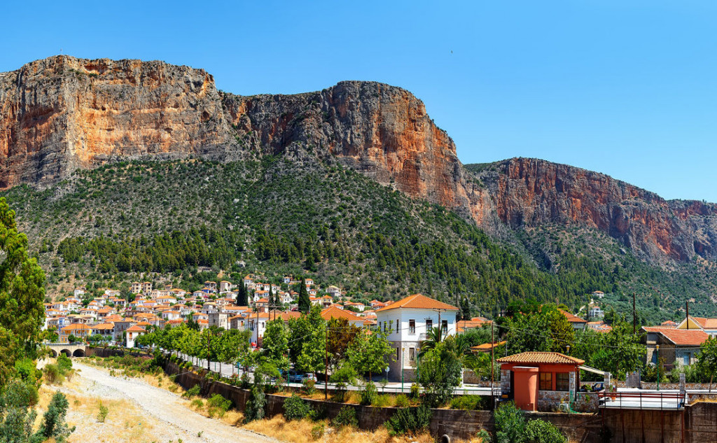 Μαγιάτικες εκδρομές στην κοντινή Πελοπόννησο που θα σας γεμίσουν τις μπαταρίες