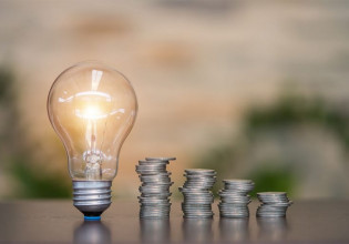 Η διαδικασία για την επιστροφή χρημάτων από τις επιπλέον χρεώσεις στους λογαριασμούς ρεύματος- Οι δικαιούχοι και τα ποσά