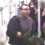 Λονδίνο: Βίντεο που κόβει την ανάσα – Άνδρας επιτίθεται με ματσέτα στο Μετρό