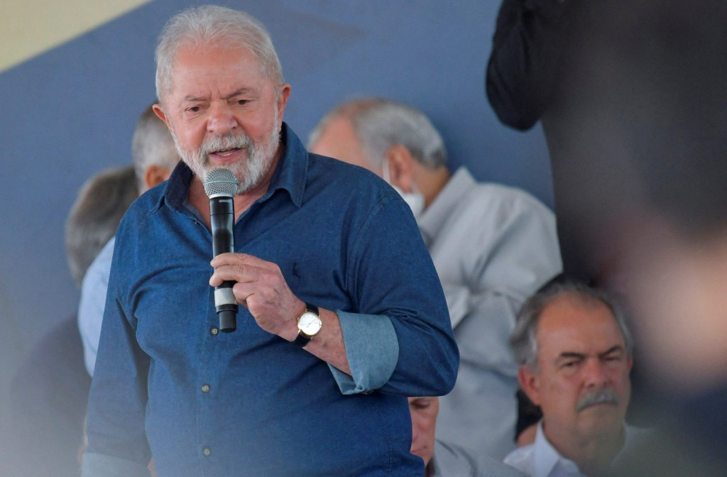 Βραζιλία: Μεγάλο προβάδισμα Λούλα δείχνει νέα δημοσκόπηση – Πιθανή νίκη από τον πρώτο γύρο