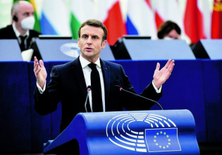 Μακρόν: Ο «αγκιτάτορας» της Ευρώπης επιστρέφει στις Βρυξέλλες