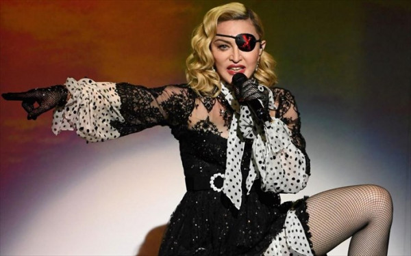 Μαντόνα: Ξεσπά για το μακελειό στο Τέξας – «Πώς είναι δυνατόν ένα 18χρονο αγόρι να αγοράσει όπλα χωρίς έλεγχο;»