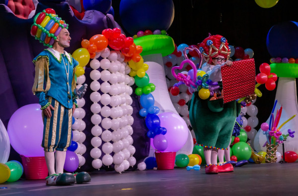 Ουκρανοί και Ρώσοι στη σκηνή του Θεάτρου Ακροπόλ 7 & 8 Μαΐου