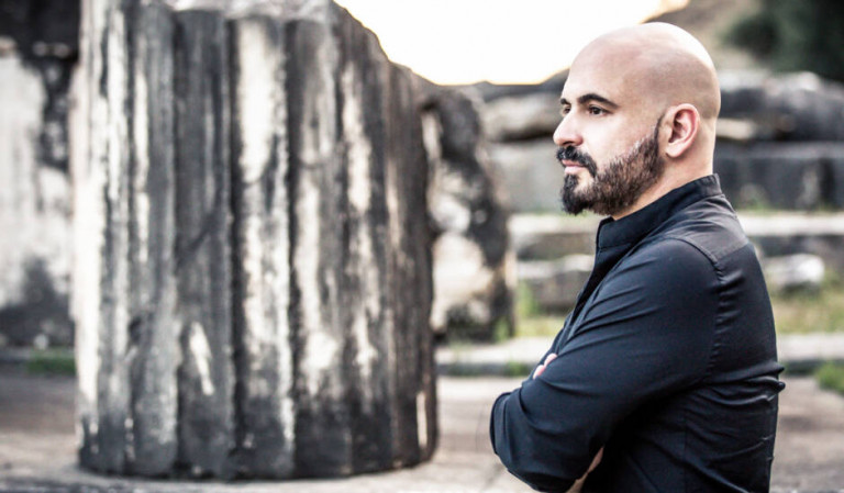 Ο Δημήτρης Μαραμής παρουσιάζει το μουσικό έργο «Το Τραγούδι του Νεκρού Αδελφού»