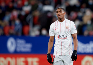 Σεβίλλη: Θέλει να κρατήσει Μαρσιάλ αλλά με μειωμένες αποδοχές