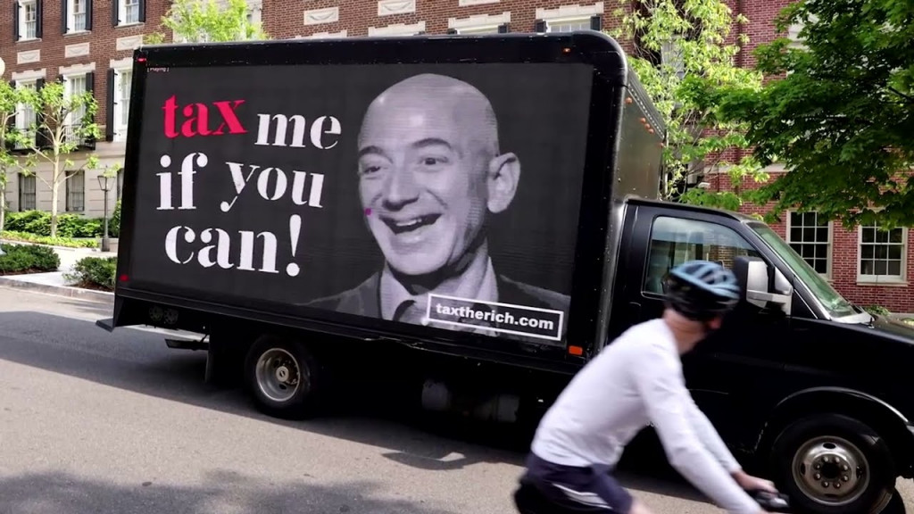 Νταβός: Εκατομμυριούχοι… διαδήλωσαν απαιτώντας «φορολογήστε μας τώρα»