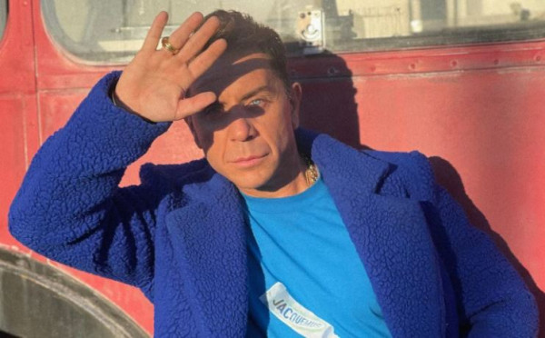 Aποκλειστική φωτογραφία του Γιώργου Μαζωνάκη από το κόκκινο χαλί των Καννών – Το μήνυμα στους θαυμαστές του