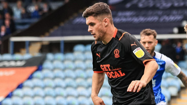 Τζέικ Ντάνιελς: Ο πρώτος εν ενεργεία ποδοσφαιριστής στη Βρετανία που αποκάλυψε ότι είναι γκέι