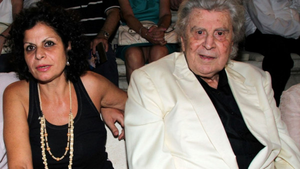 Μαργαρίτα Θεοδωράκη: Η στενοχώρια μου είναι ότι δεν έζησα την κηδεία του πατέρα μου