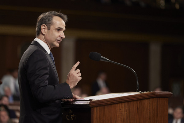 Μητσοτάκης σε απόφοιτους του Πανεπιστημίου της Βοστώνης: Δεν θα επαναλάβετε τα λάθη του παρελθόντος