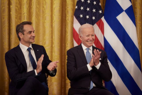 Ενόχληση στην Τουρκία για τις συνομιλίες Μητσοτάκη – Μπάιντεν: Η «αεροπορική επίθεση – παγίδα» και η «πολιτεία των ΗΠΑ»