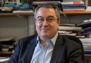 Ευλογιά των πιθήκων: Να μη στιγματίζουμε – Δεν είναι σεξουαλικά μεταδιδόμενη νόσος λέει ο Μόσιαλος