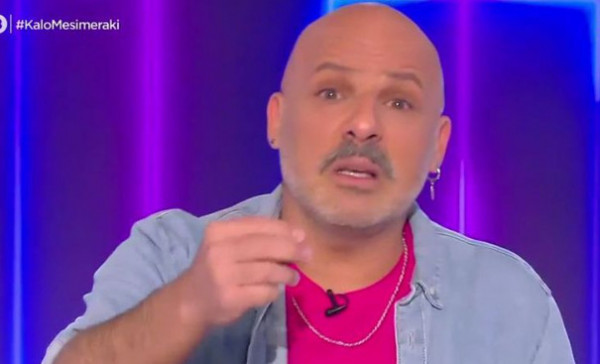 Νίκος Μουτσινάς: Αποκάλυψε το ατύχημα που είχε σε ξενοδοχείο κατά τη διάρκεια ερωτικής συνεύρεσης