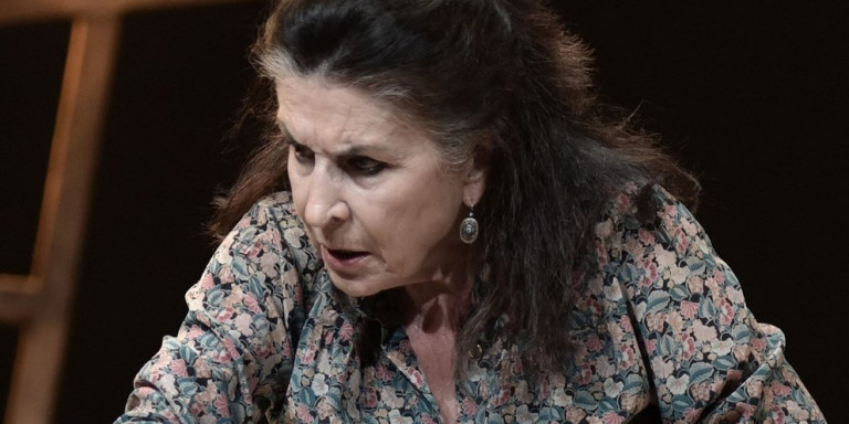 Νένα Μεντή: «Προτιμώ έναν ρόλο που θα τον φτιάξω η ίδια»