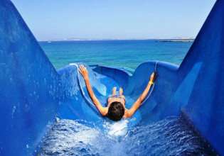 Χανιά: Επανέφεραν 7χρονο παιδί που πνίγηκε σε νεροτσουλήθρα ξενοδοχείου