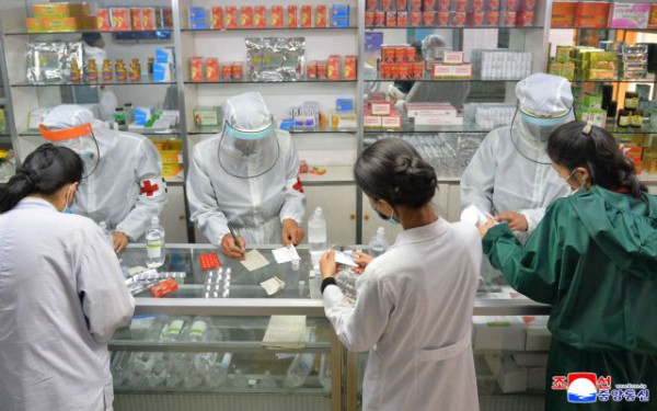 Βόρεια Κορέα: Αποθήκευε μάσκες και εμβόλια μήνες πριν το ξέσπασμα της πανδημίας