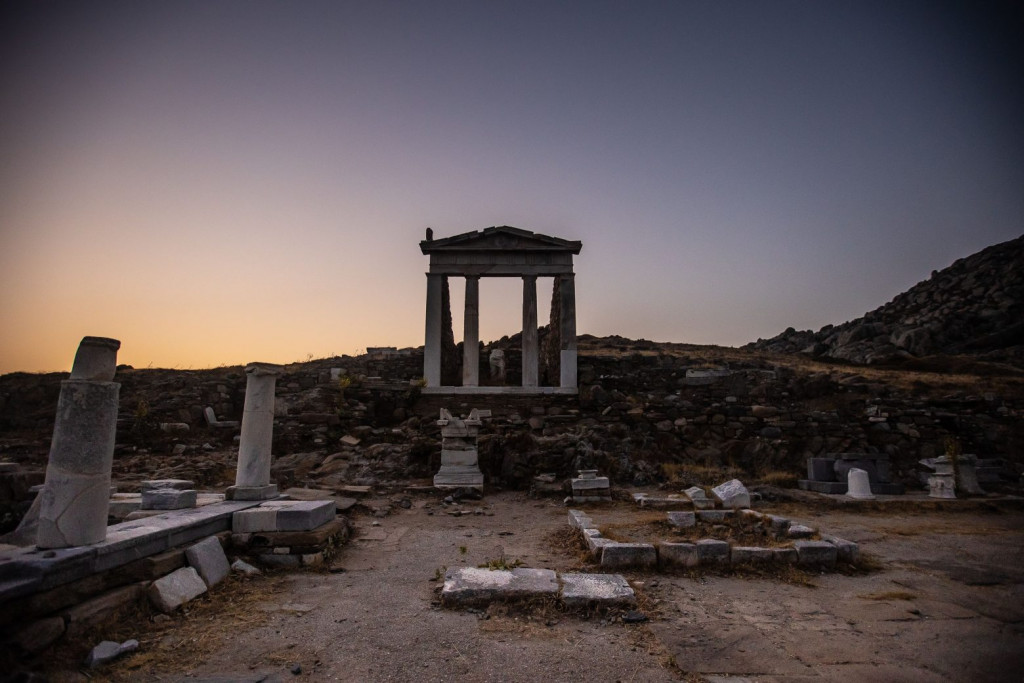 Η συναυλία είναι αφιερωμένη στη μνήμη του Βαγγέλη Παπαθανασίου