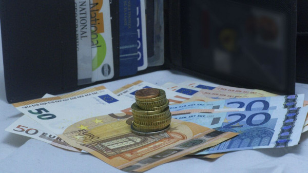 Τι κρατάει όρθια την οικονομία