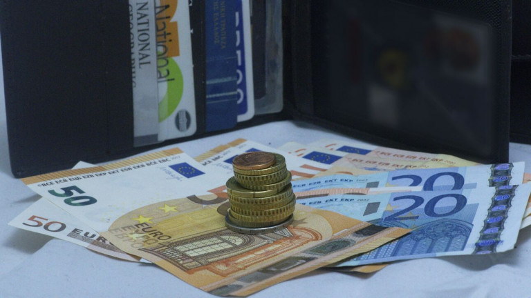 Τι κρατάει όρθια την οικονομία