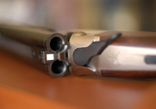 Θεσσαλονίκη: «Με κακοποιούσε από παιδί γι’ αυτό τον σκότωσα» – Προθεσμία για να απολογηθεί την Πέμπτη πήρε ο 22χρονος