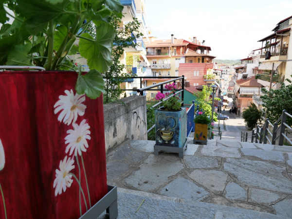 Γρεβενά: Εθελοντές ζωγράφισαν κεντρικά σημεία της πόλης