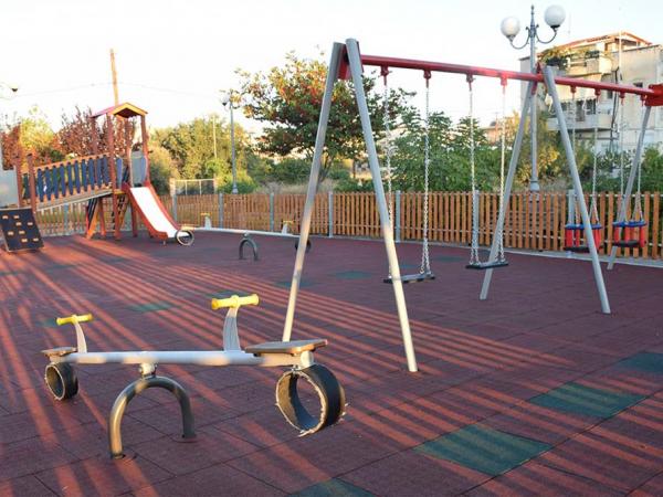 Κρήτη: Τους έταξε καραμέλες για να τα προσελκύσει στο σπίτι του