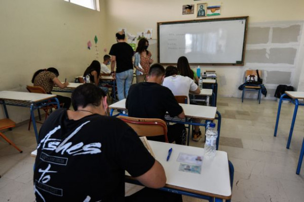 Πανελλαδικές 2022: Οι παράγοντες που θα επηρεάσουν τις βάσεις εισαγωγής