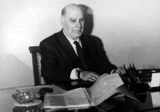 Ευάγγελος Παπανούτσος: Η γνήσια, συνεπής και νηφάλια κριτική σκέψη