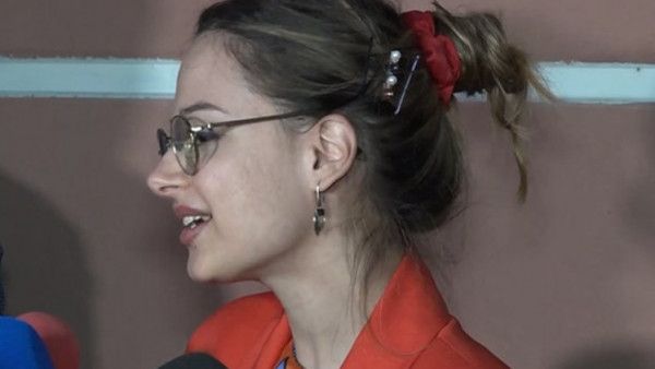 Ελένη Ράντου – Βασίλης Παπακωνσταντίνου: Η κόρη τους παρουσίασε την έκθεση ζωγραφικής της