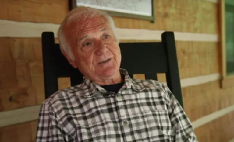 ΗΠΑ: Πανικός στα Social Media με τον 83χρονο που… παραιτήθηκε από ιερέας και έγινε πορνοστάρ