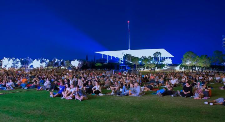 Σινεμά κάτω από τα αστέρια στο Ξέφωτο του Πάρκου Σταύρος Νιάρχος