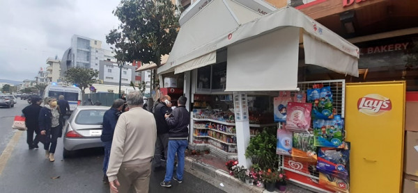 Βόλος: Αυτοκίνητο έπεσε σε περίπτερο – Τραυματίστηκε μία γυναίκα