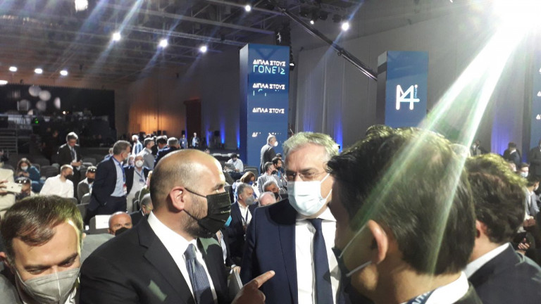 Συνέδριο ΝΔ: Ποιος έχει τις καλύτερες διαδικασίες; Τζανακόπουλος και Μάντζος αστειεύτηκαν με Θεοδωρικάκο και Ταραντίλη