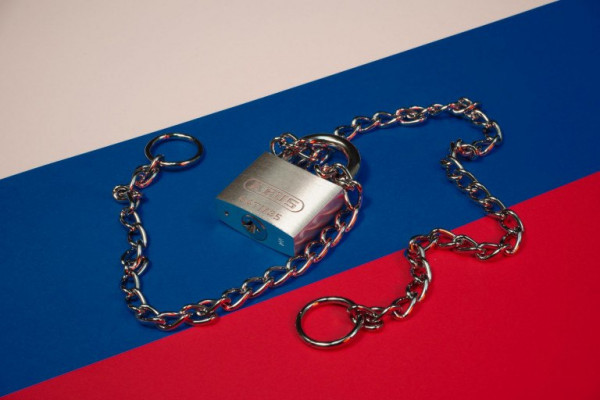 Ουκρανία: «Σκοτώστε τις ρωσικές εξαγωγές» – H ρητή έκκληση του Ντμίτρο Κουλέμπα από το Νταβός