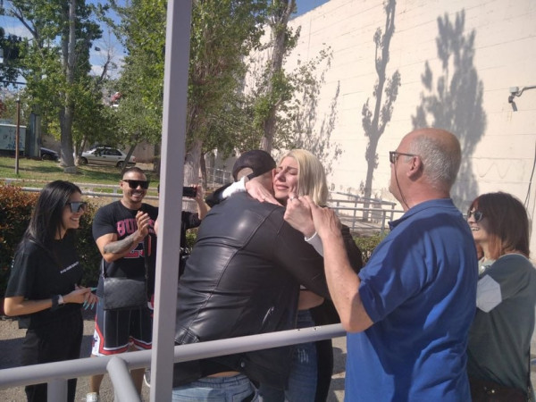 Πρώην παίκτρια ριάλιτι: Η στιγμή της αποφυλάκισής της – Τι δήλωσε η μητέρα της