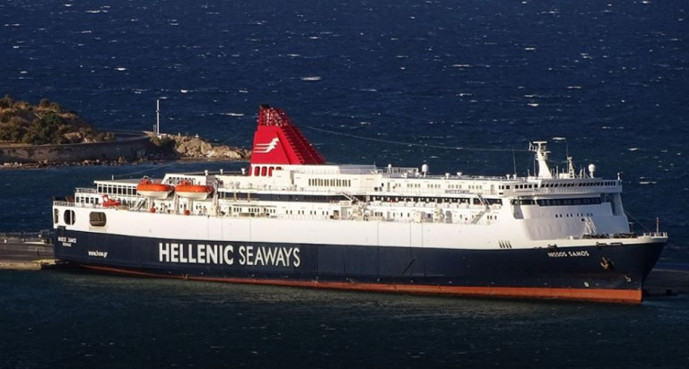 Χίος: Δεν μπορεί να δέσει στο λιμάνι το πλοίο «Νήσος Σάμος» με 332 επιβάτες