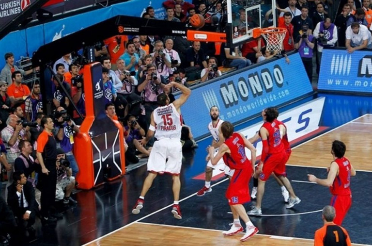 Η Euroleague… φτιάχνει τον κόσμο του Ολυμπιακού με τις back to back κούπες