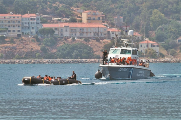 Αιγαίο: 4 σκάφη με 140 μετανάστες επιχείρησαν να μπουν σε ελληνικά χωρικά ύδατα – Είχαν ξεκινήσει από Τουρκία