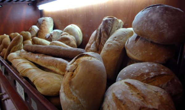 Ψωμί: Στα ύψη οι τιμές των πρώτων υλών – 20% κάτω ο τζίρος των αρτοποιείων