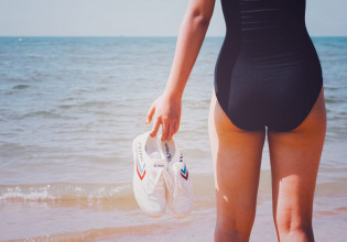 Κυτταρίτιδα: Πείτε της «αντίο» επιλέγοντας αυτές τις τροφές