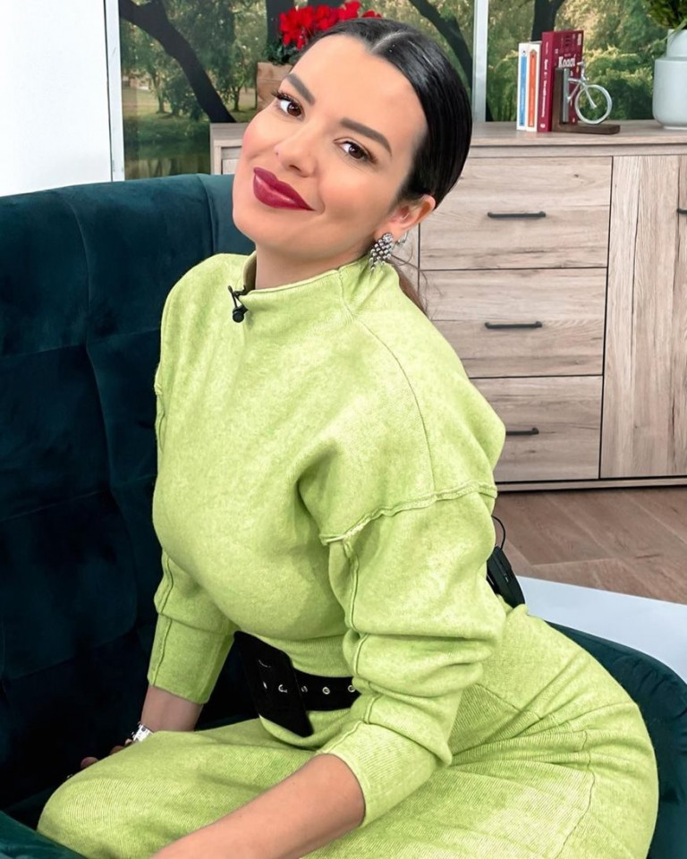 Νικολέττα Ράλλη: Τραυματισμός στο πόδι της πριν βγει στην πασαρέλα για το «Yes I Do Catwalk»