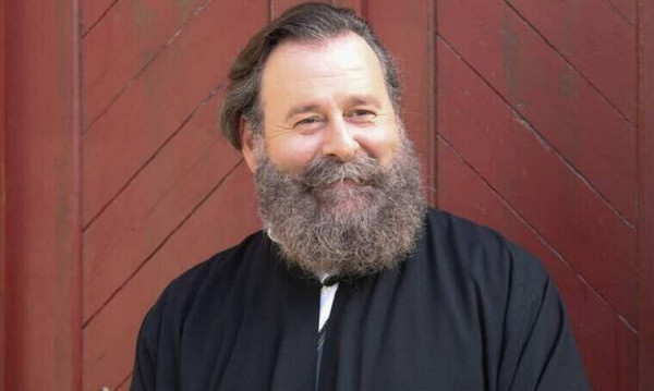 Κωστής Σαββιδάκης: Ο «παπα-Γρηγόρης» σε πολύ πικάντικες αποκαλύψεις