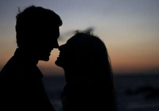 Ινδία: Ηλεκτρολόγος έκοβε το ρεύμα στο χωριό για να συνάντα κρυφά την αγαπημένη του