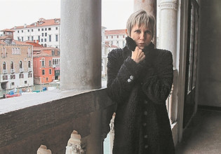 Σώτη Τριανταφύλλου: «Με το ροκ εντ ρολ η ζωή χύμηξε πάνω μου»