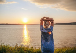 Ζώδια Ιουνίου: Οι αστρολογικές προβλέψεις για τον νέο μήνα που ξεκινά από τη Σμάρω Σωτηράκη