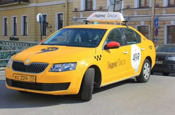 Ρωσία: Θέλει να υποχρεώσει τα ταξί να δίνουν τα στοιχεία των επιβατών τους στις μυστικές υπηρεσίες
