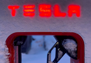 Ελον Μασκ: Στα σκαριά εστιατόριο με υπεργρήγορους φορτιστές και κινηματογραφικές οθόνες